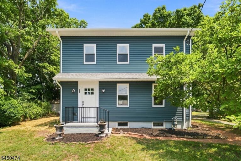 Property listing MLS 4043992 photo 2