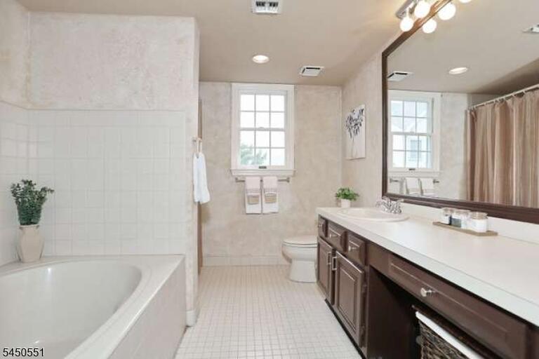 Property listing MLS 4044010 photo 14