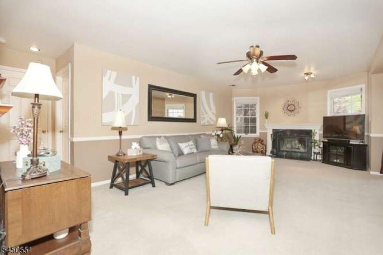 Property listing MLS 4044010 photo 5