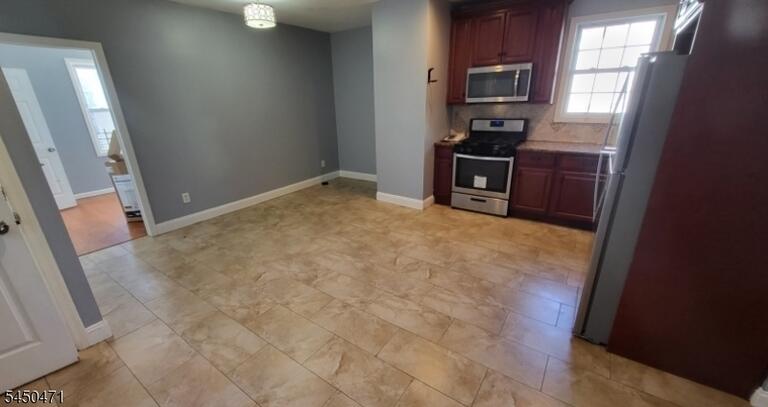 Property listing MLS 4044088 photo 5