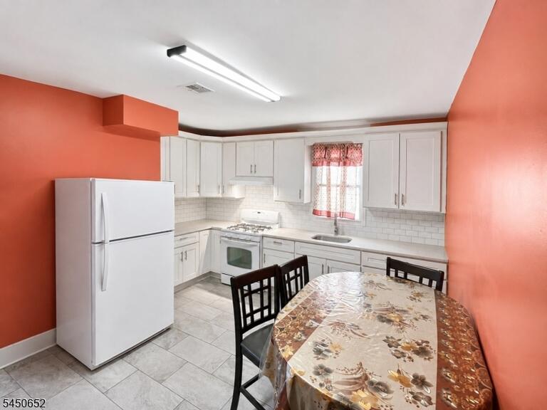 Property listing MLS 4044134 photo 9