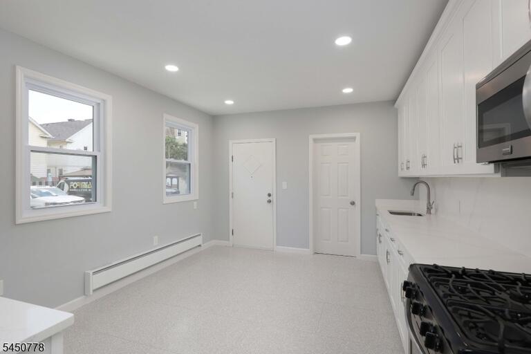 Property listing MLS 4044216 photo 3