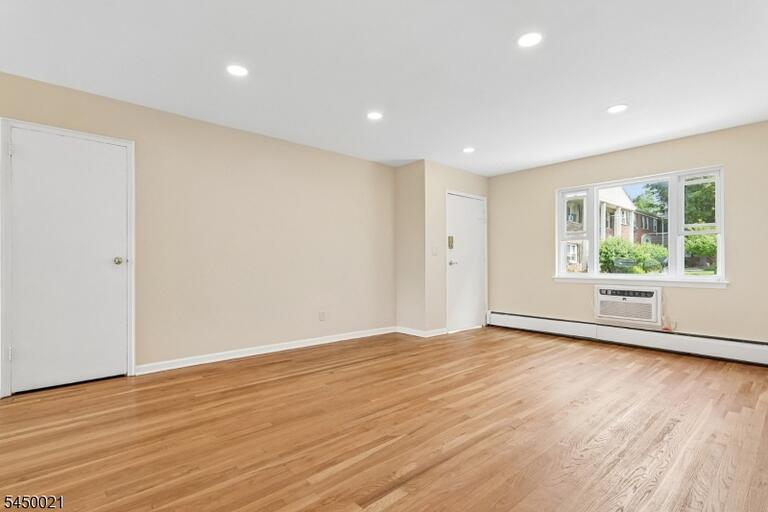 Property listing MLS 4044220 photo 4