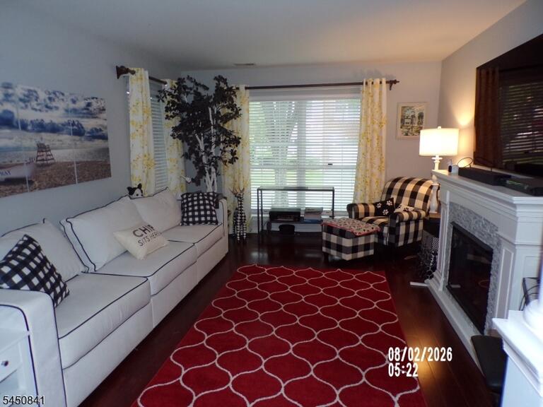 Property listing MLS 4044288 photo 2