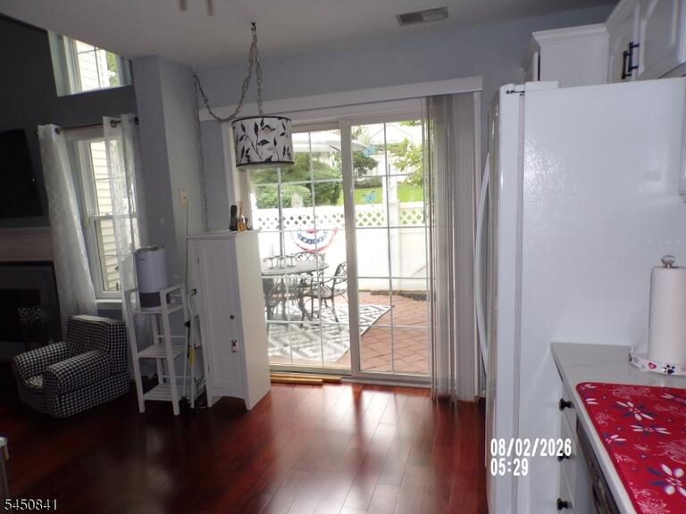 Property listing MLS 4044288 photo 5
