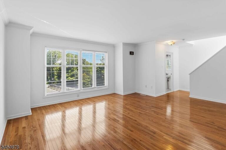 Property listing MLS 4044317 photo 3