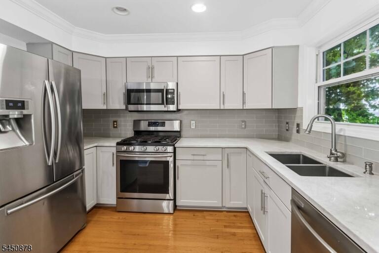 Property listing MLS 4044317 photo 9