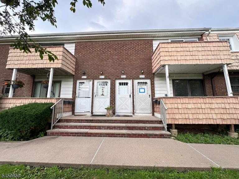 Property listing MLS 4044374 photo 4