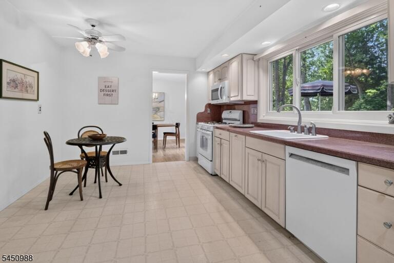 Property listing MLS 4044401 photo 16