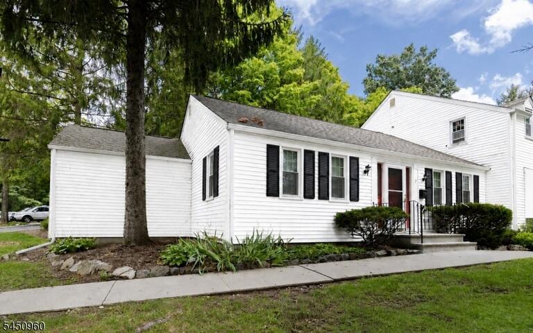 Property listing MLS 4044413 photo 1