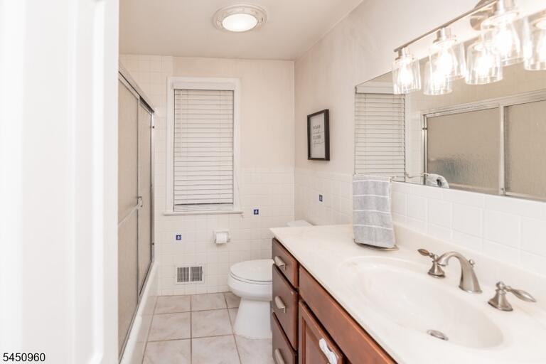 Property listing MLS 4044413 photo 25