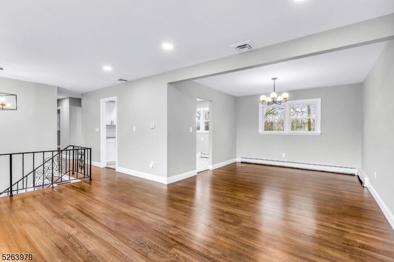 Property listing MLS 4044418 photo 4