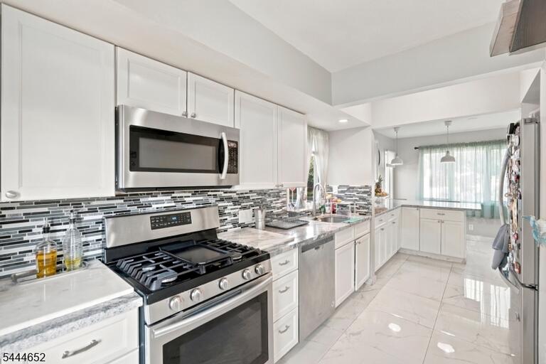 Property listing MLS 4044456 photo 15