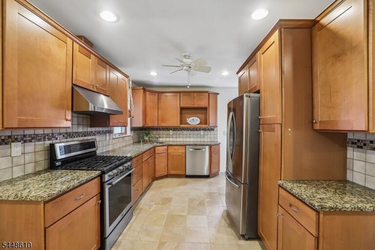 Property listing MLS 4044475 photo 17