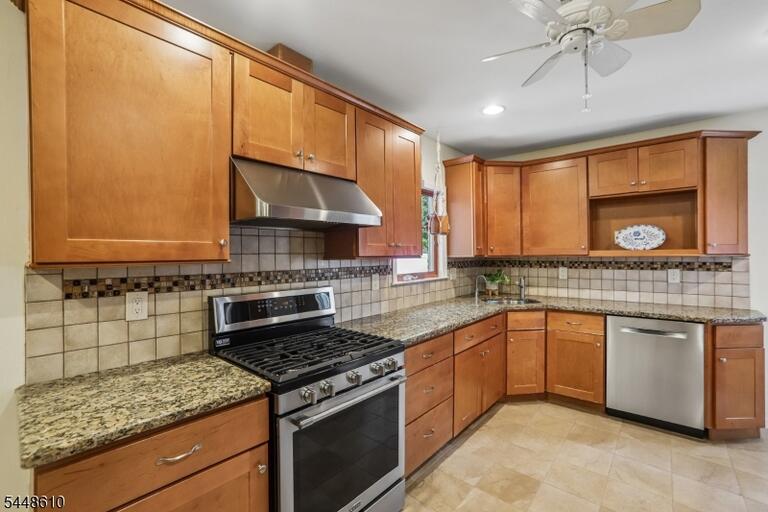 Property listing MLS 4044475 photo 18
