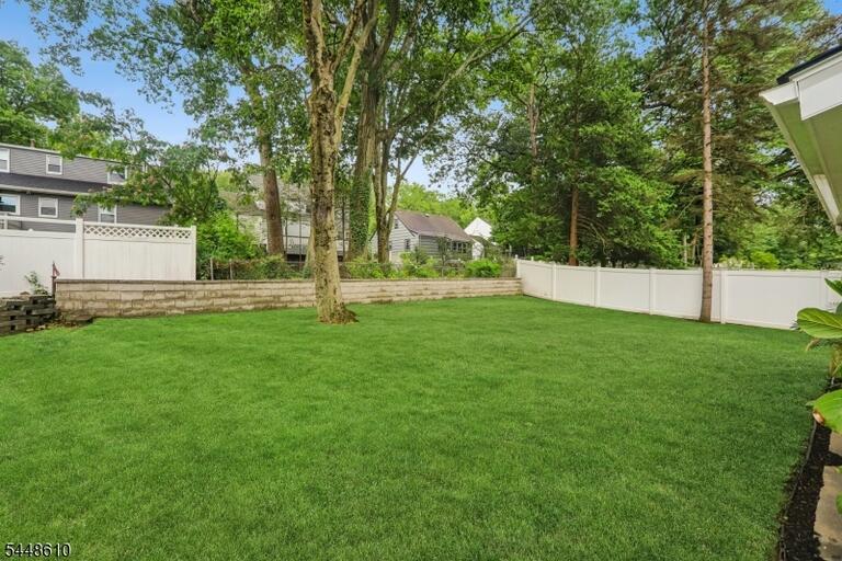 Property listing MLS 4044475 photo 42