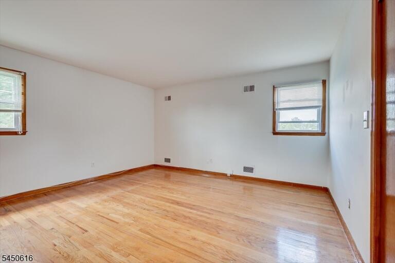 Property listing MLS 4044489 photo 31
