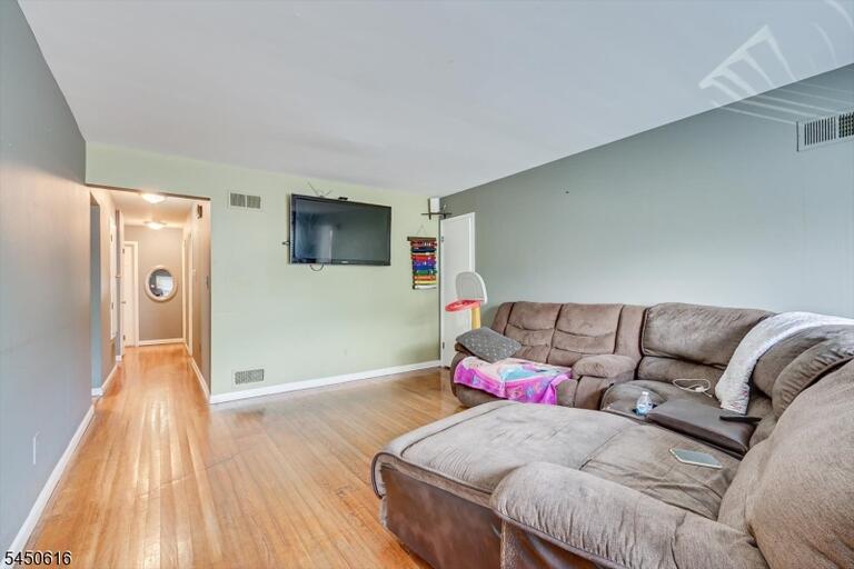Property listing MLS 4044489 photo 6