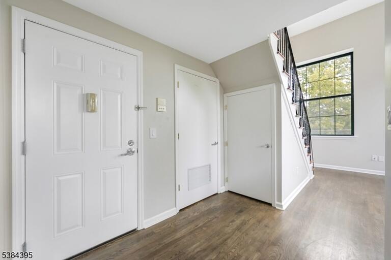 Property listing MLS 4044491 photo 4