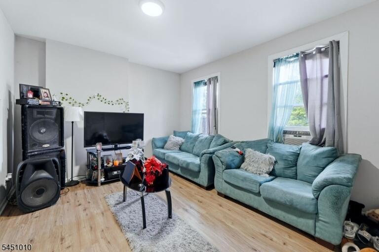 Property listing MLS 4044512 photo 8