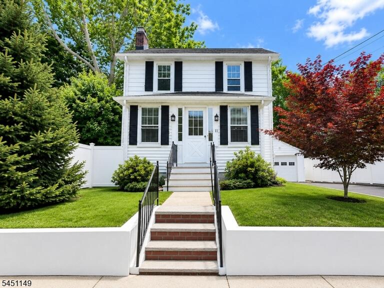 Property listing MLS 4044613 photo 1