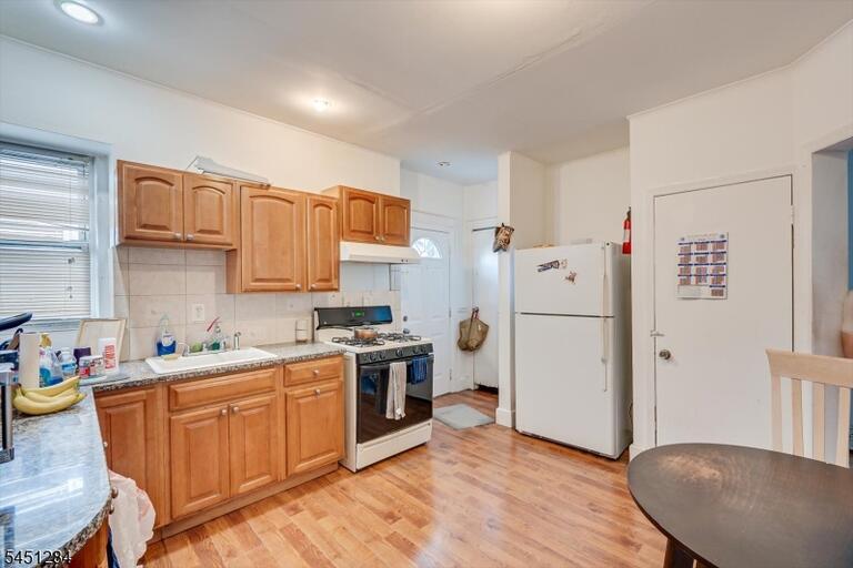 Property listing MLS 4044630 photo 15