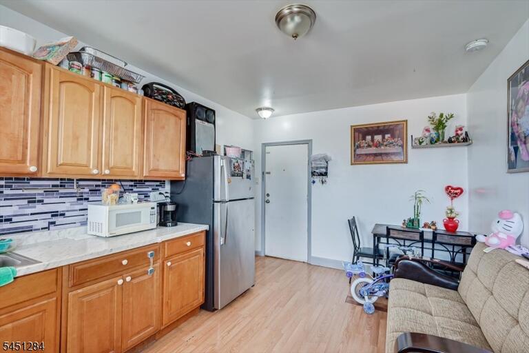 Property listing MLS 4044630 photo 23