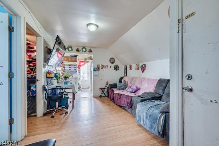 Property listing MLS 4044630 photo 27