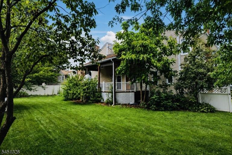 Property listing MLS 4044683 photo 2