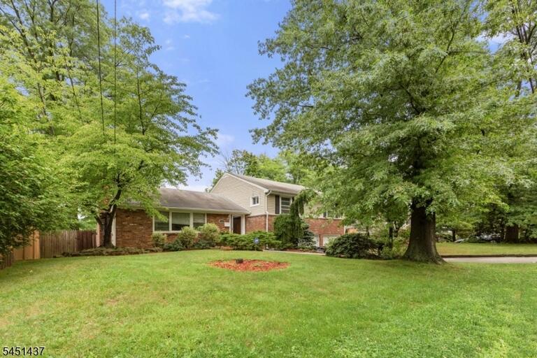 Property listing MLS 4044769 photo 3