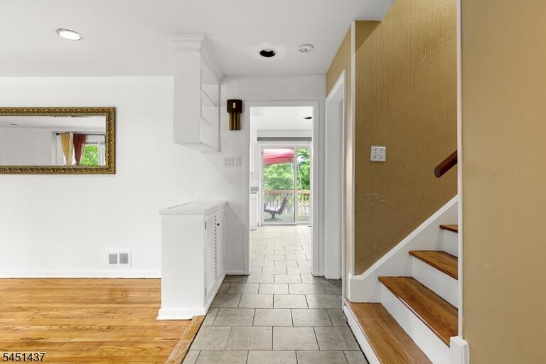Property listing MLS 4044769 photo 4