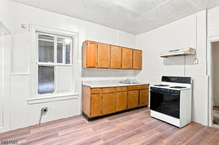 Property listing MLS 4044807 photo 10
