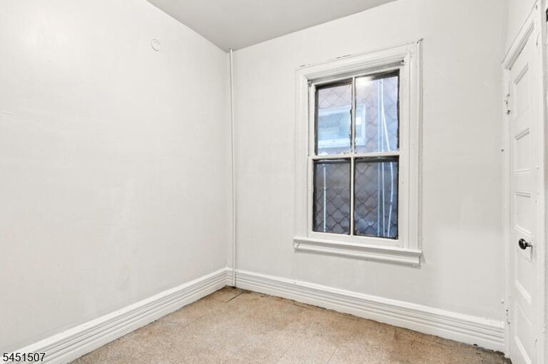 Property listing MLS 4044807 photo 12