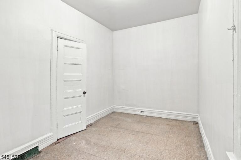 Property listing MLS 4044807 photo 17