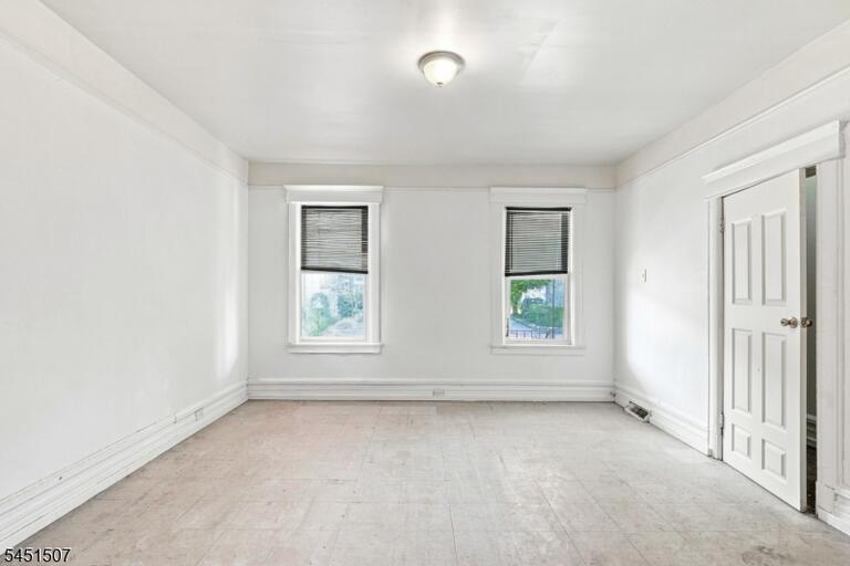 Property listing MLS 4044807 photo 5