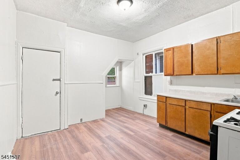 Property listing MLS 4044807 photo 9