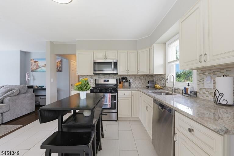Property listing MLS 4044812 photo 7