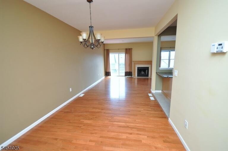 Property listing MLS 4044833 photo 3
