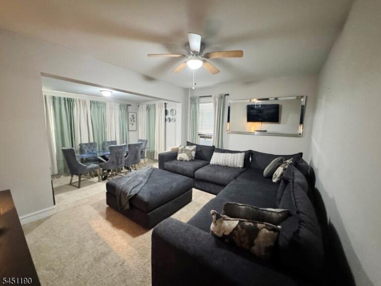 Property listing MLS 4044841 photo 2
