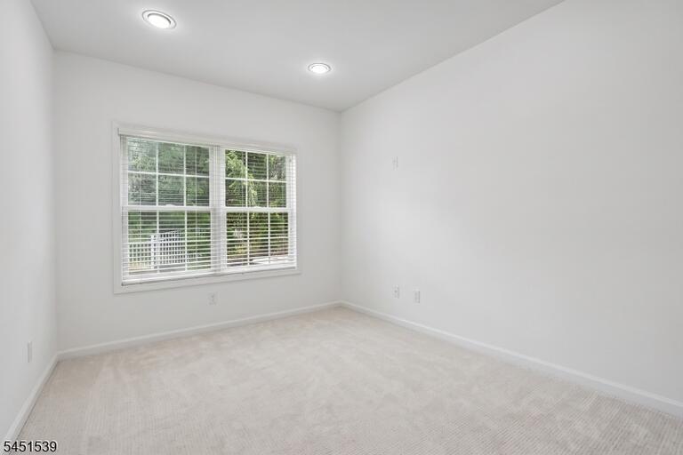 Property listing MLS 4044867 photo 29