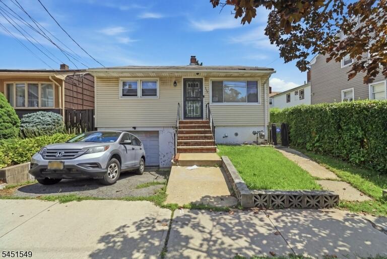 Property listing MLS 4044877 photo 1