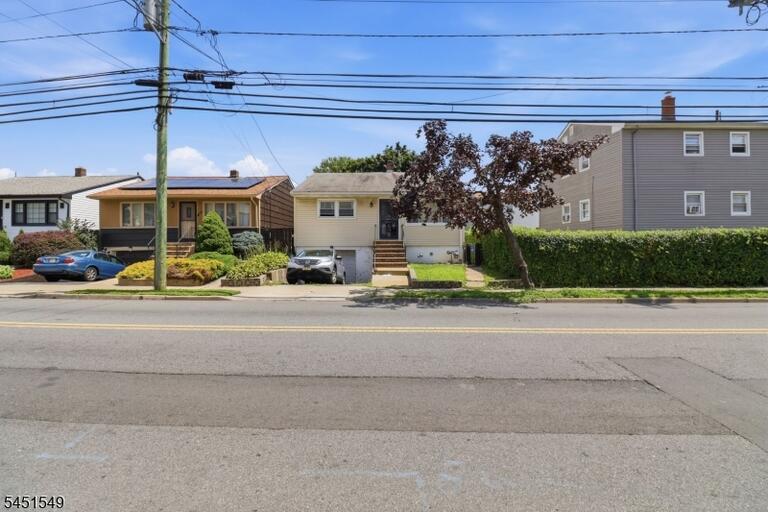 Property listing MLS 4044877 photo 3