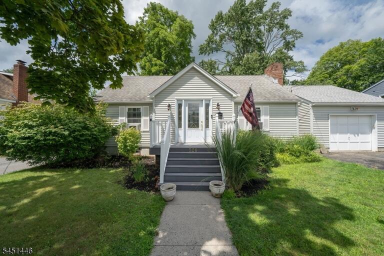 Property listing MLS 4044938 photo 1