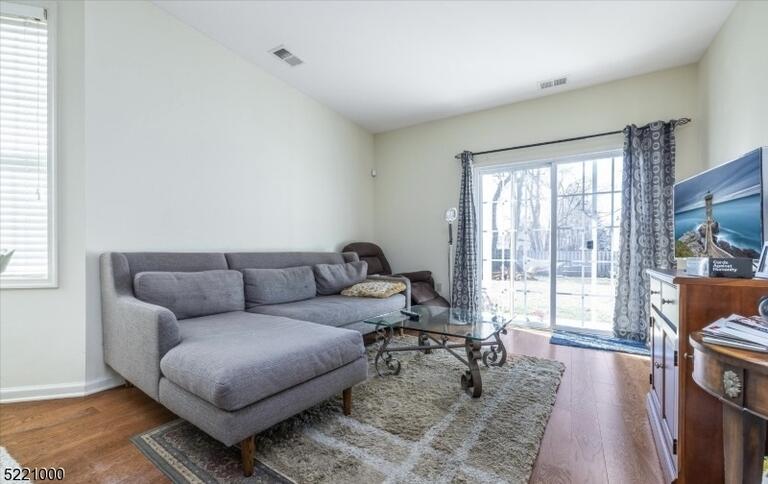 Property listing MLS 4044946 photo 1