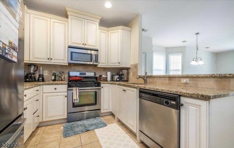 Property listing MLS 4044946 photo 5
