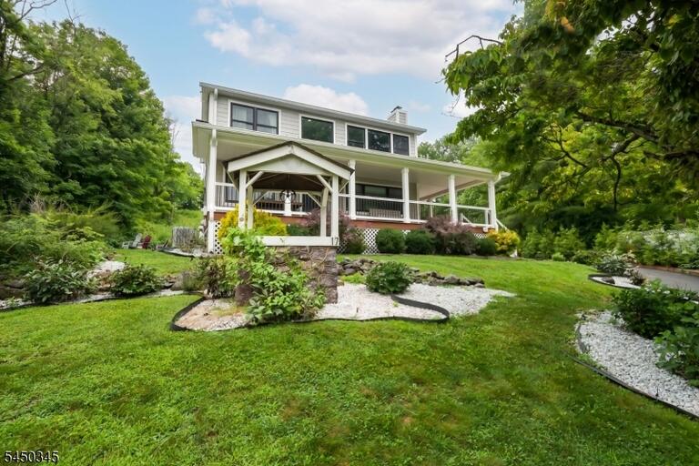 Property listing MLS 4044987 photo 3