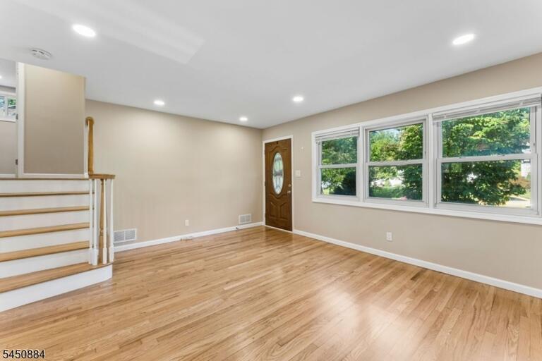Property listing MLS 4045045 photo 8