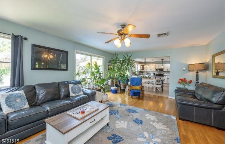 Property listing MLS 4045111 photo 16