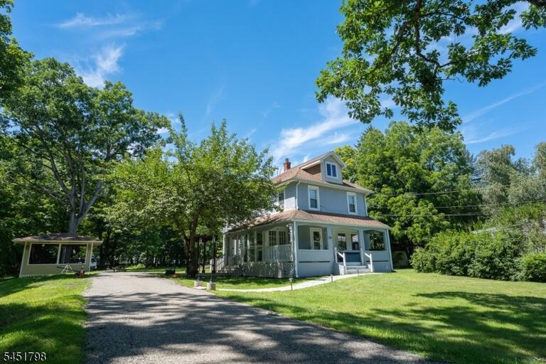 Property listing MLS 4045116 photo 2