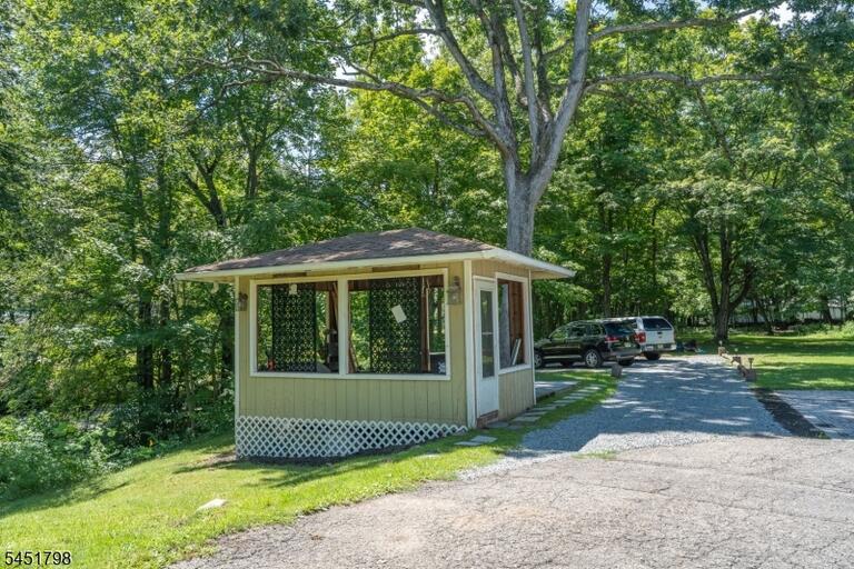 Property listing MLS 4045116 photo 4